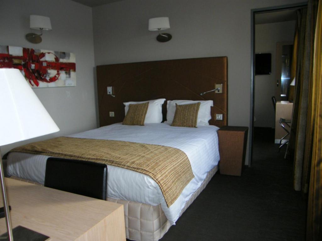 Cit'Hotel Saint-Pierre Viré Buitenkant foto