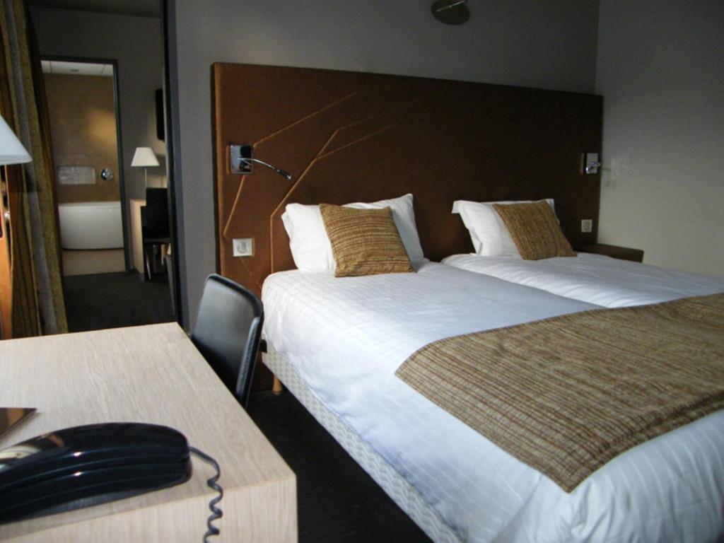 Cit'Hotel Saint-Pierre Viré Buitenkant foto