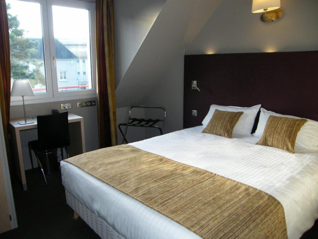Cit'Hotel Saint-Pierre Viré Buitenkant foto