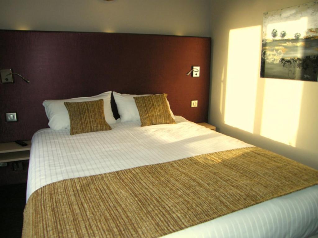 Cit'Hotel Saint-Pierre Viré Buitenkant foto