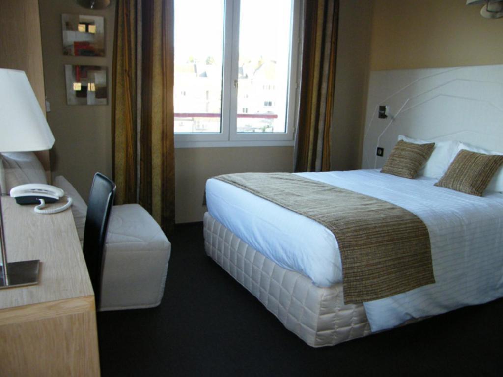 Cit'Hotel Saint-Pierre Viré Buitenkant foto