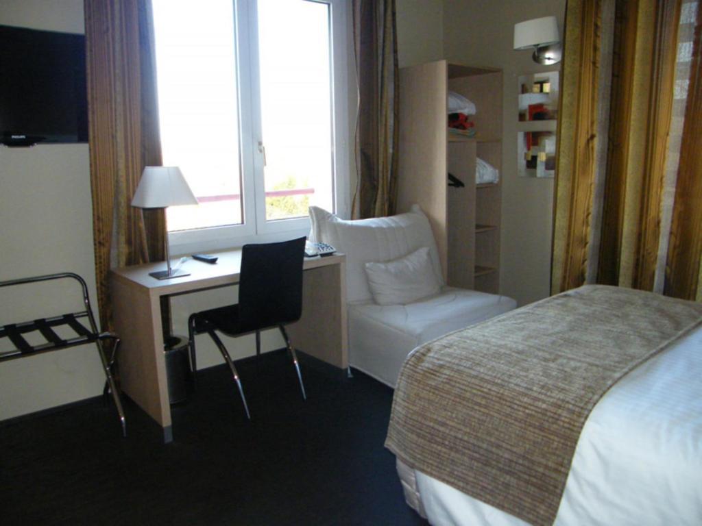 Cit'Hotel Saint-Pierre Viré Buitenkant foto