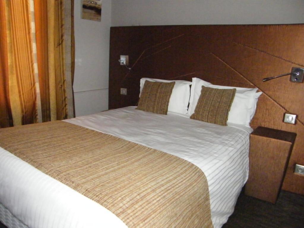 Cit'Hotel Saint-Pierre Viré Buitenkant foto