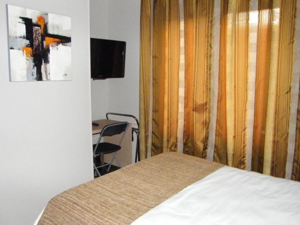 Cit'Hotel Saint-Pierre Viré Buitenkant foto