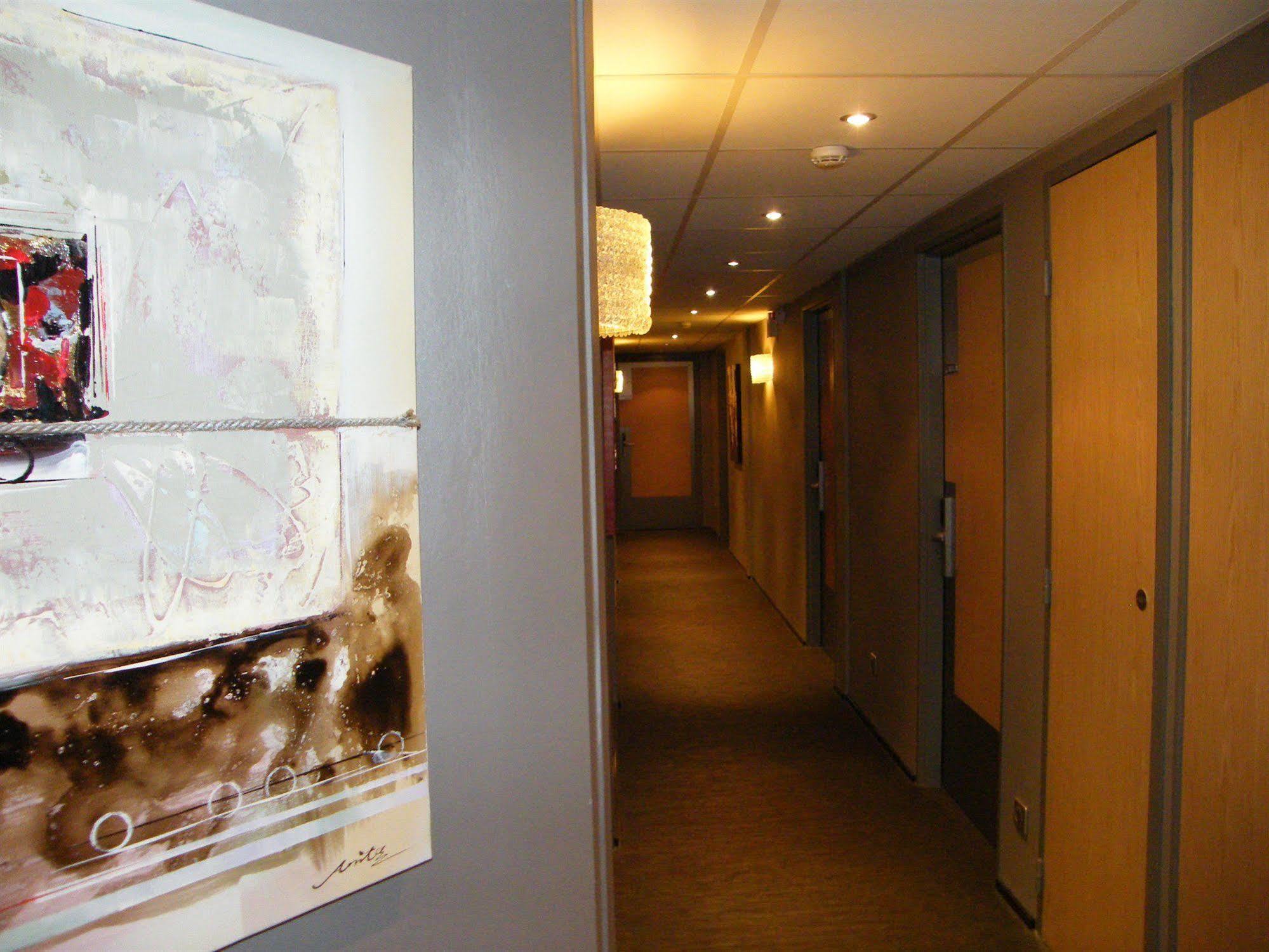 Cit'Hotel Saint-Pierre Viré Buitenkant foto